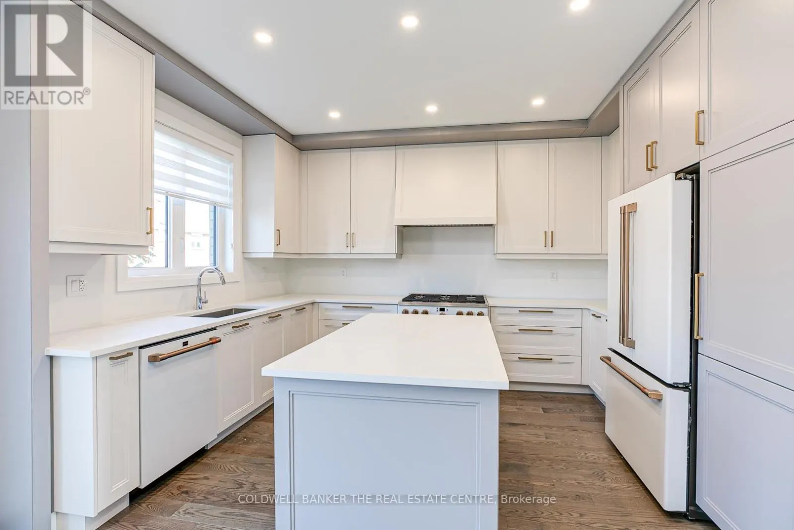 549 NEW ENGLAND COURT