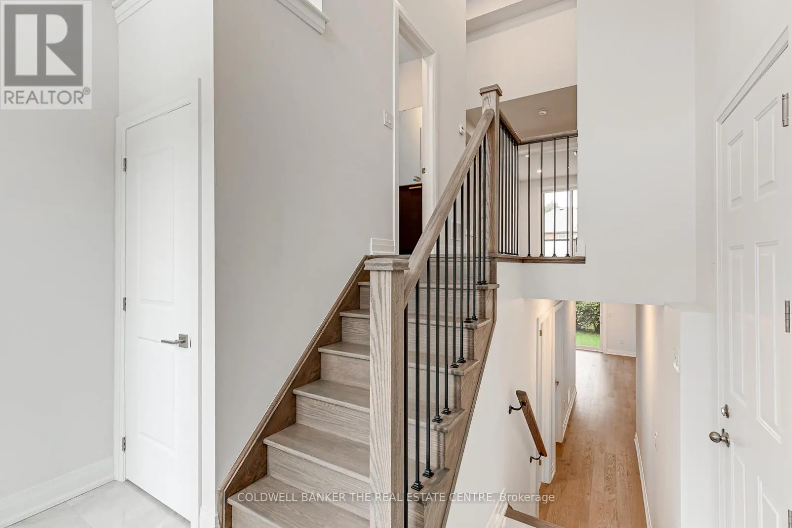 549 NEW ENGLAND COURT