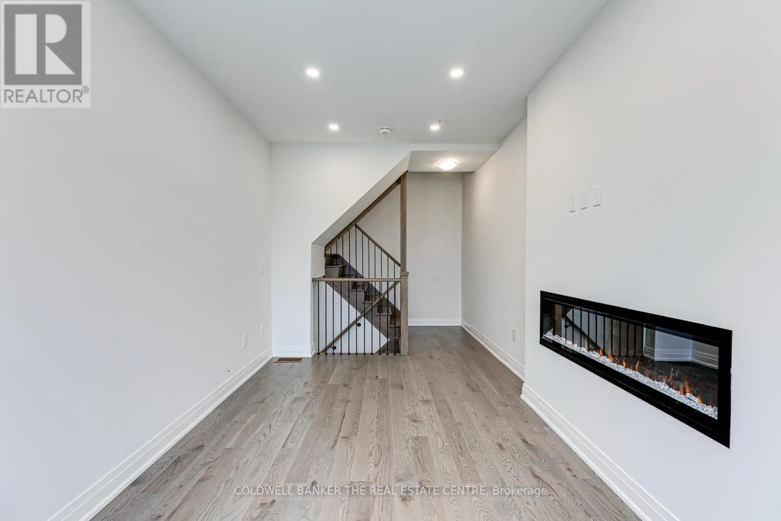 549 NEW ENGLAND COURT