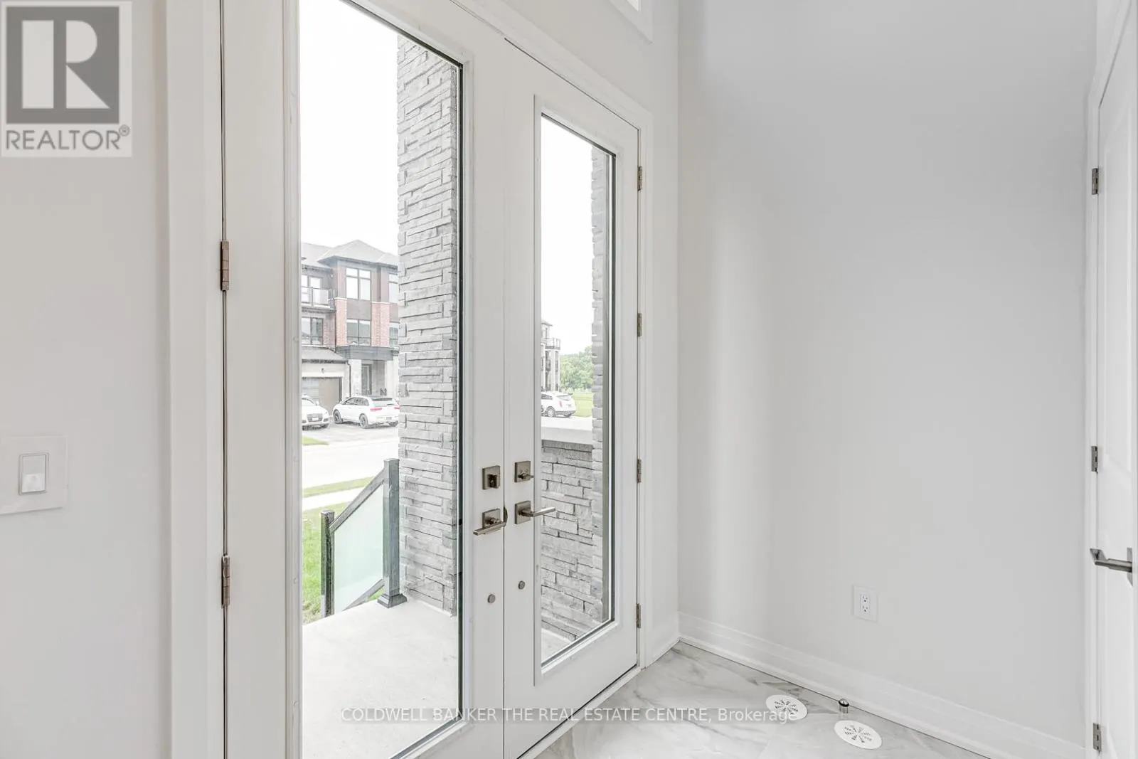 549 NEW ENGLAND COURT