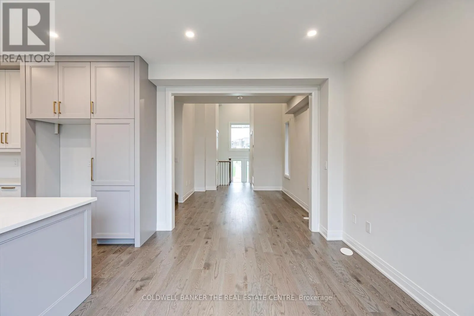 549 NEW ENGLAND COURT