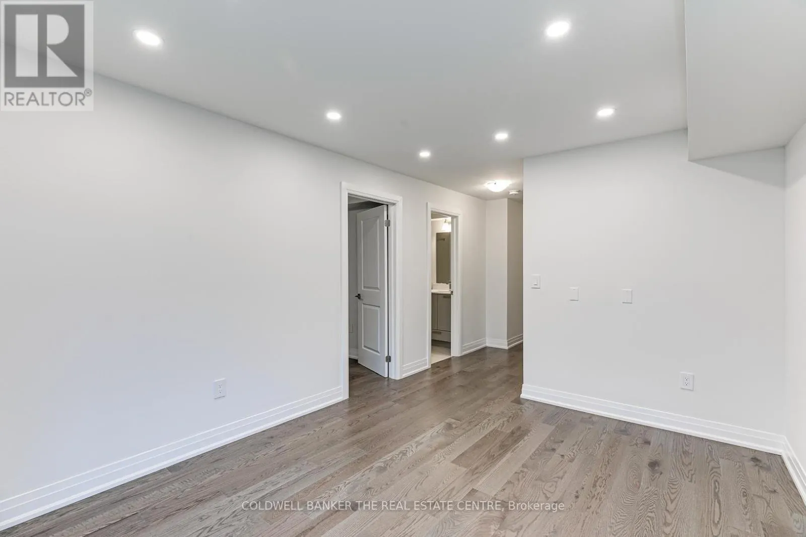 549 NEW ENGLAND COURT