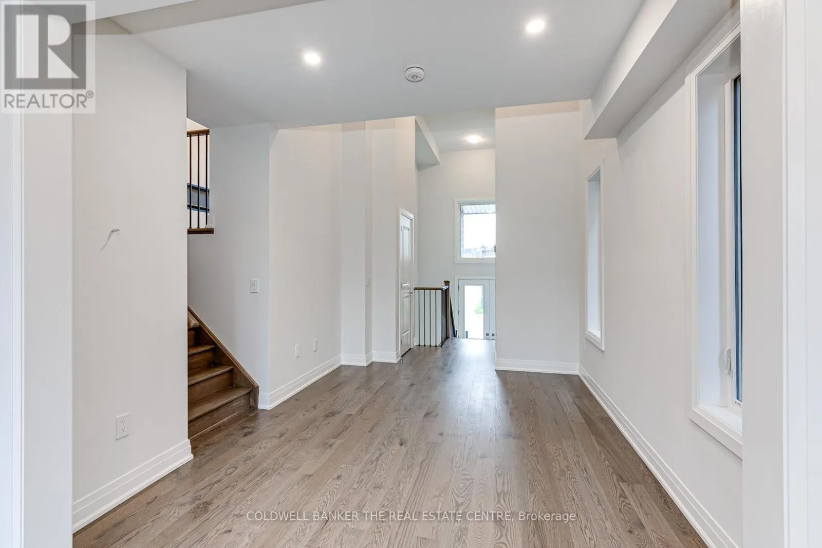 549 NEW ENGLAND COURT