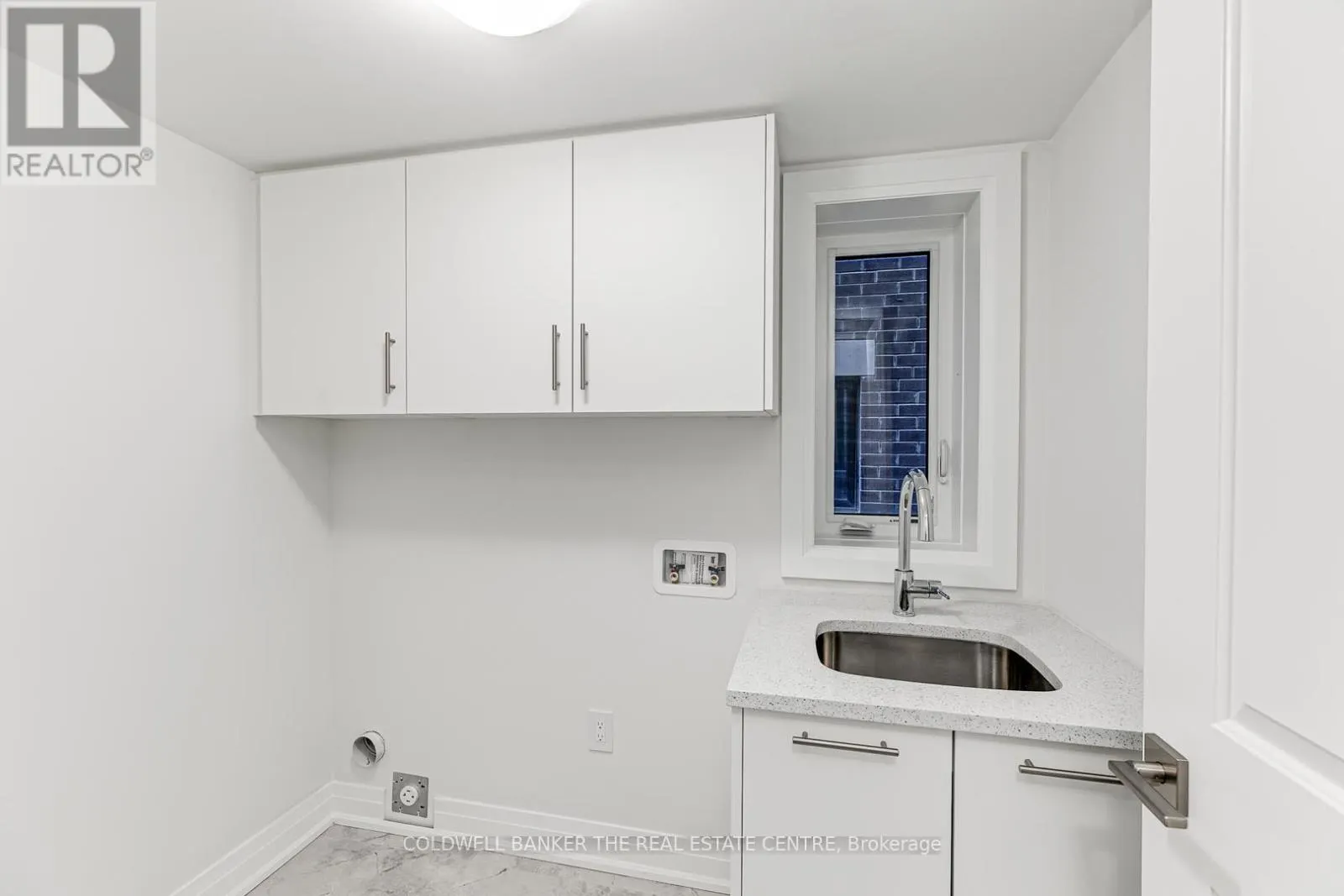 549 NEW ENGLAND COURT