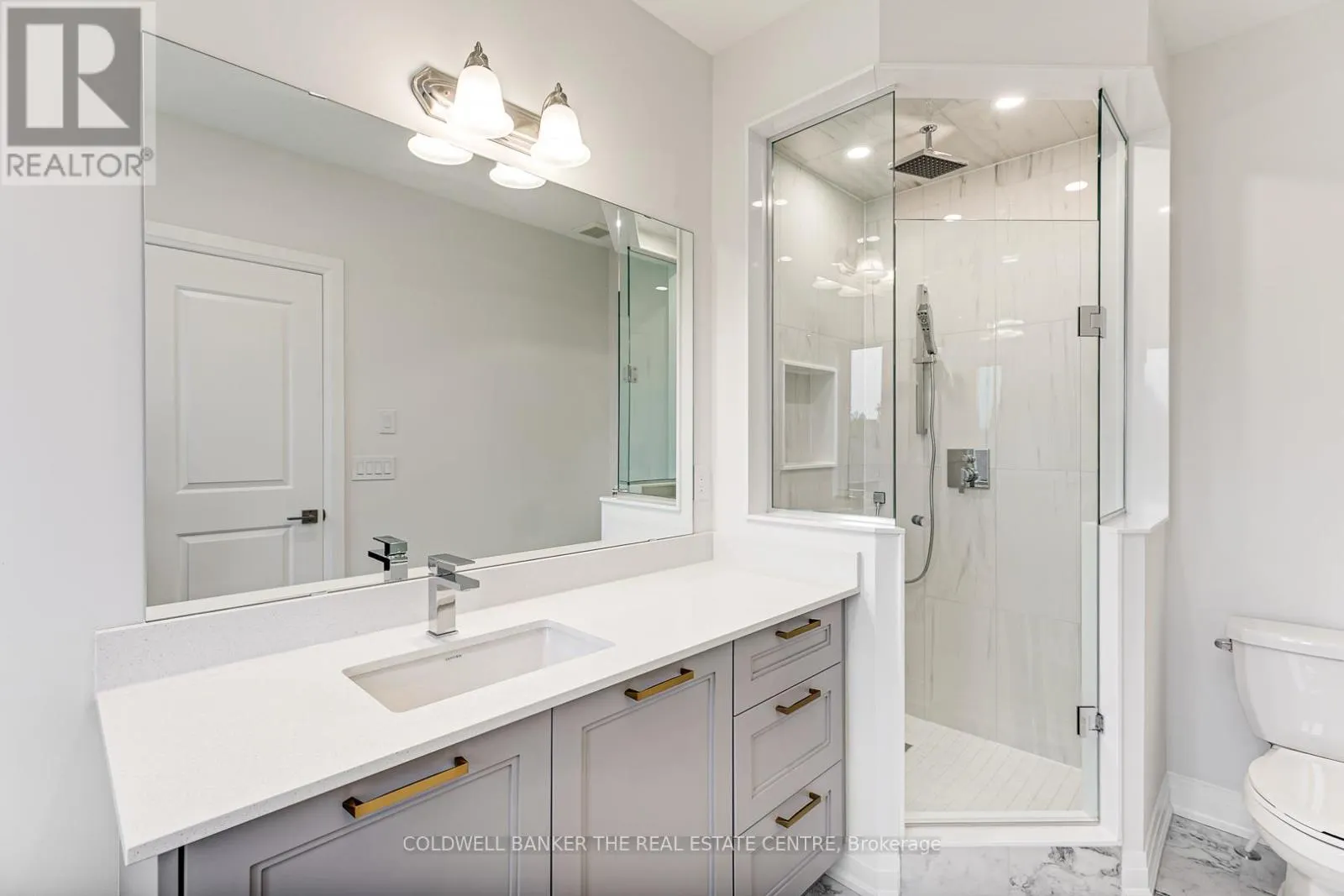 549 NEW ENGLAND COURT