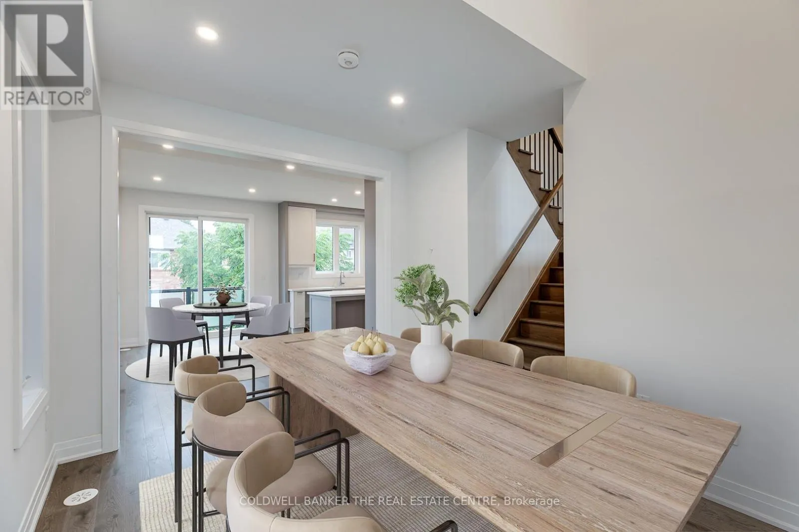 549 NEW ENGLAND COURT