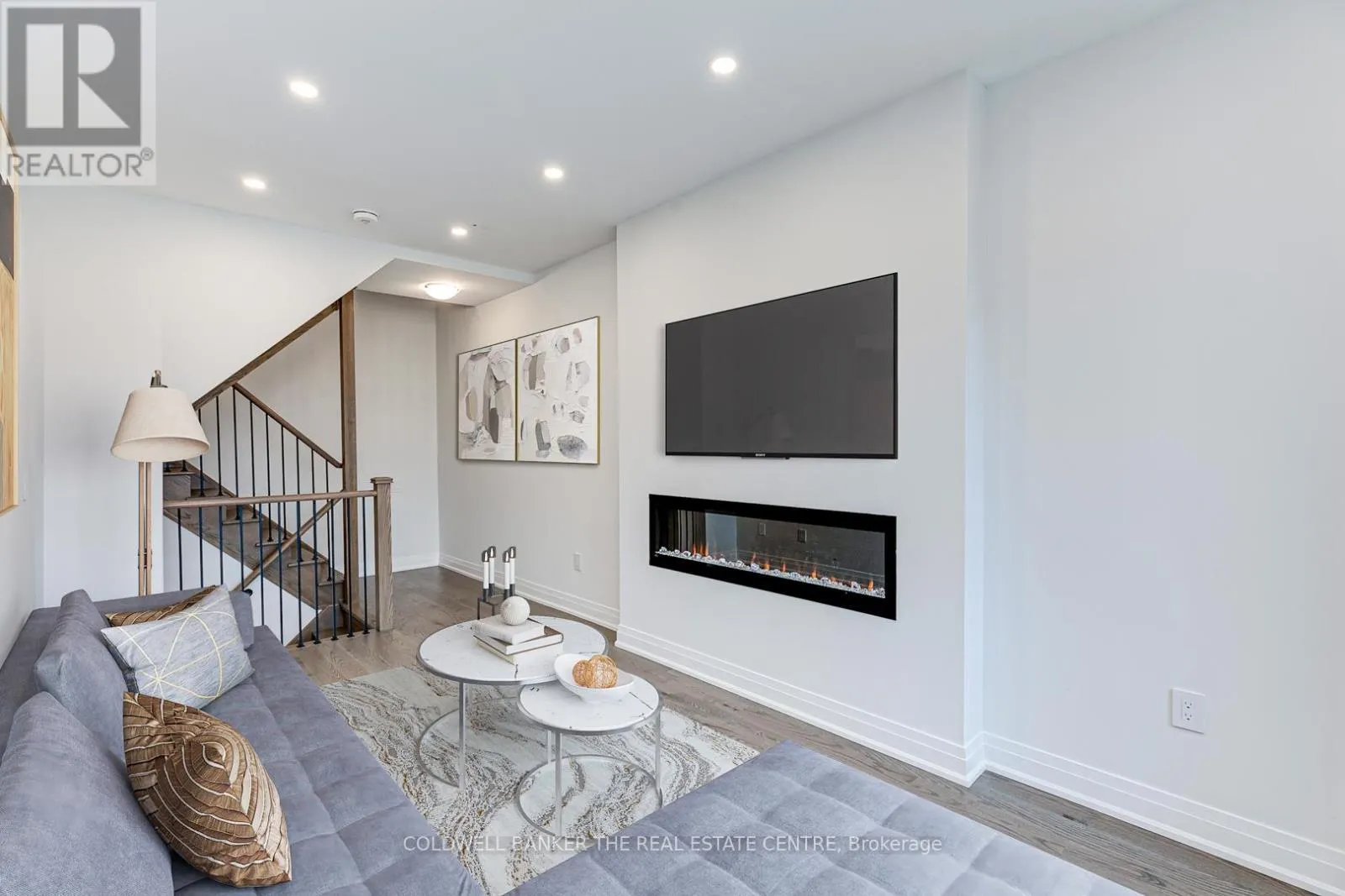 549 NEW ENGLAND COURT