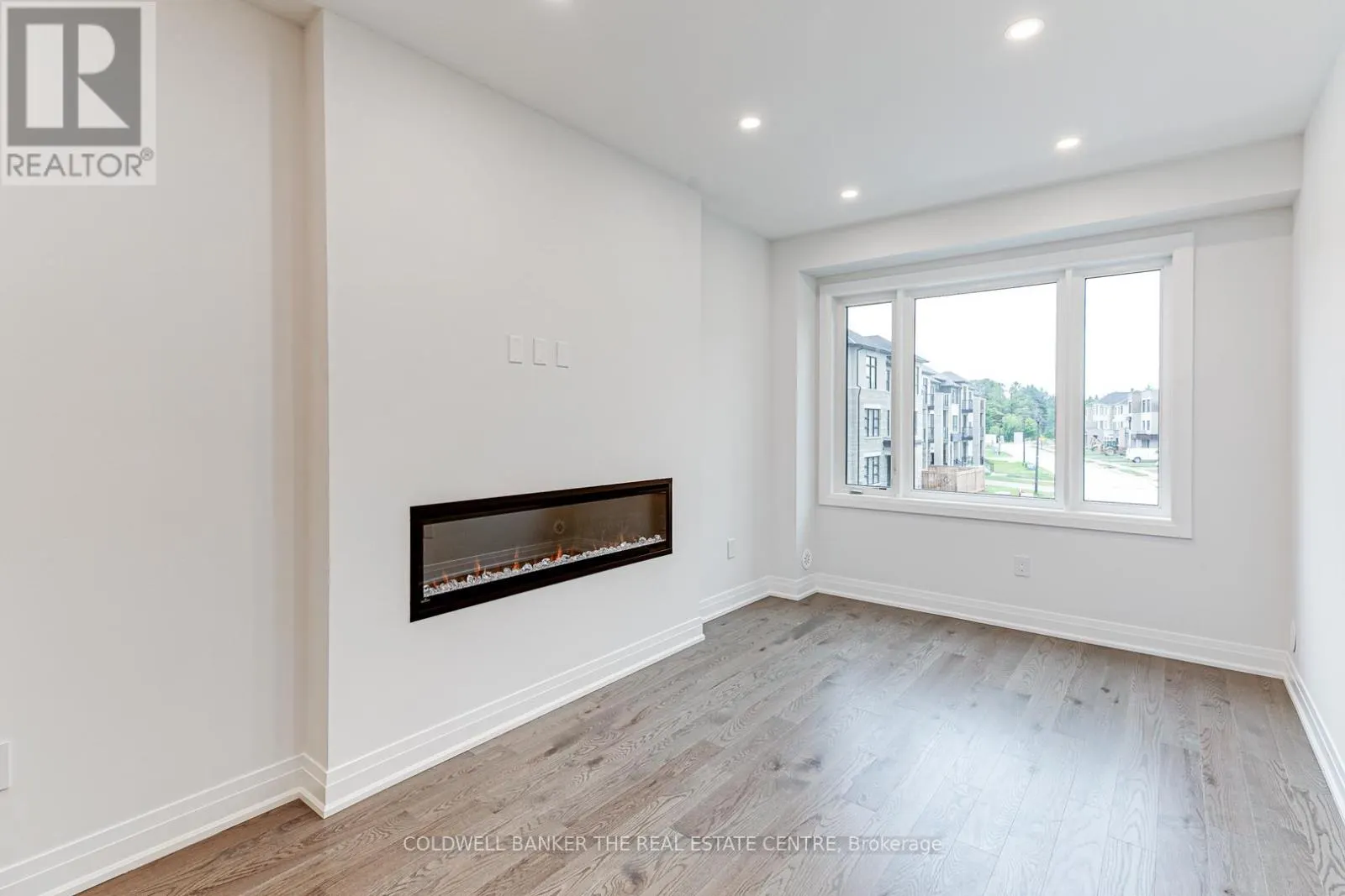 549 NEW ENGLAND COURT