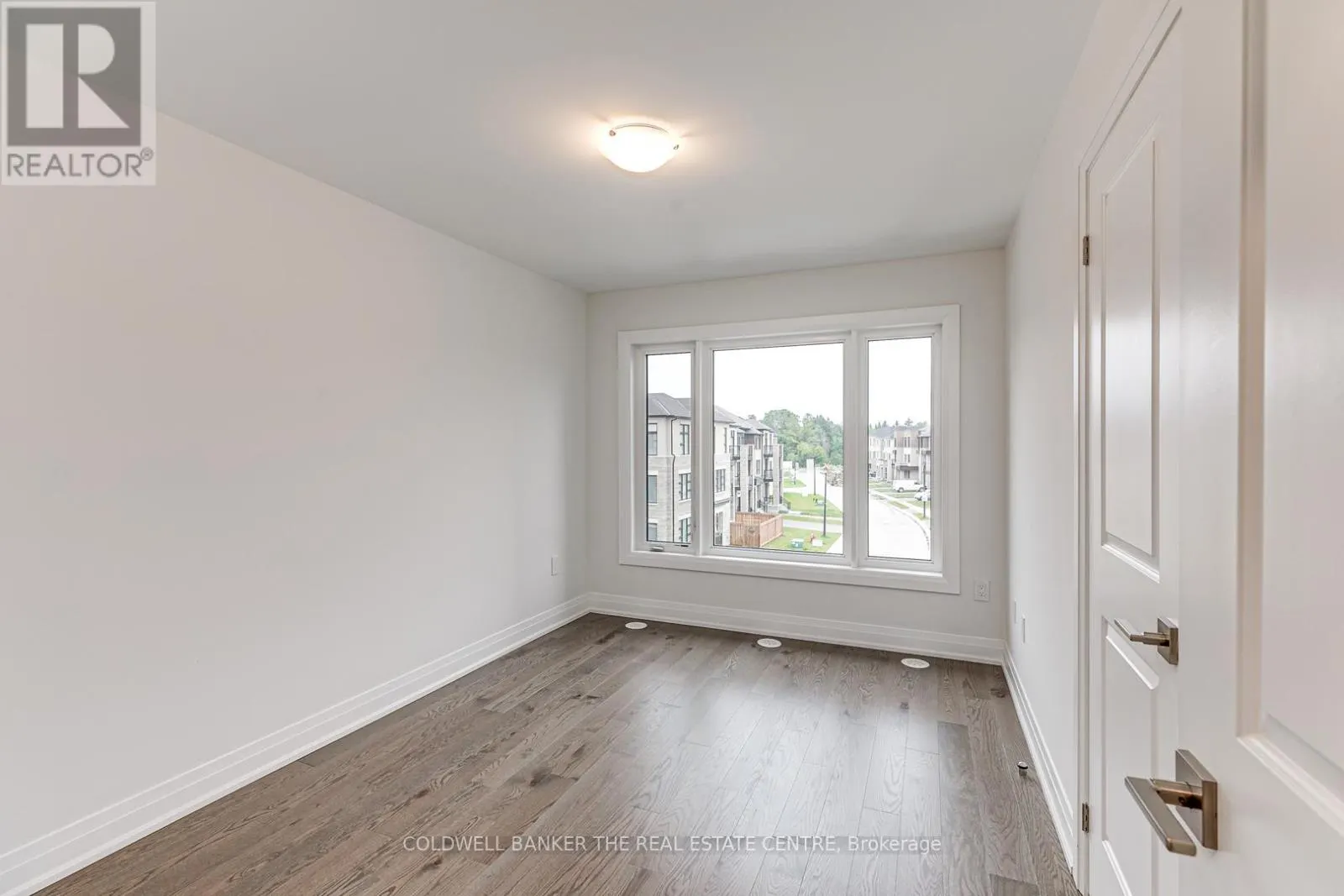 549 NEW ENGLAND COURT