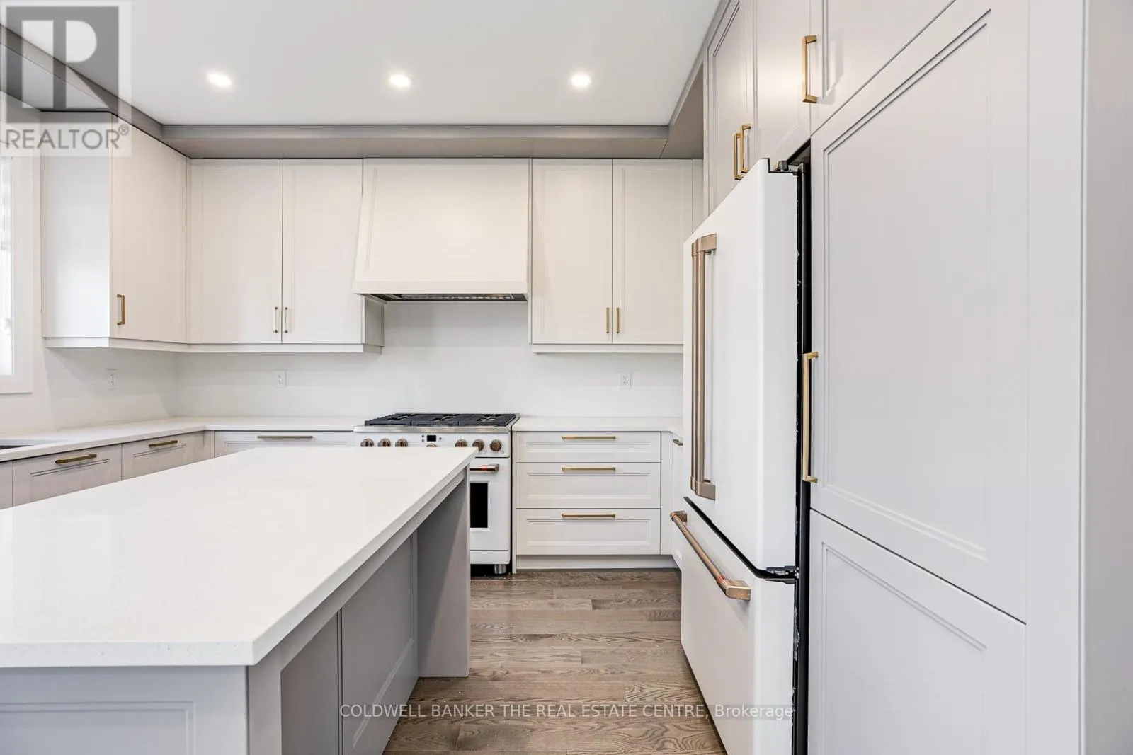 549 NEW ENGLAND COURT