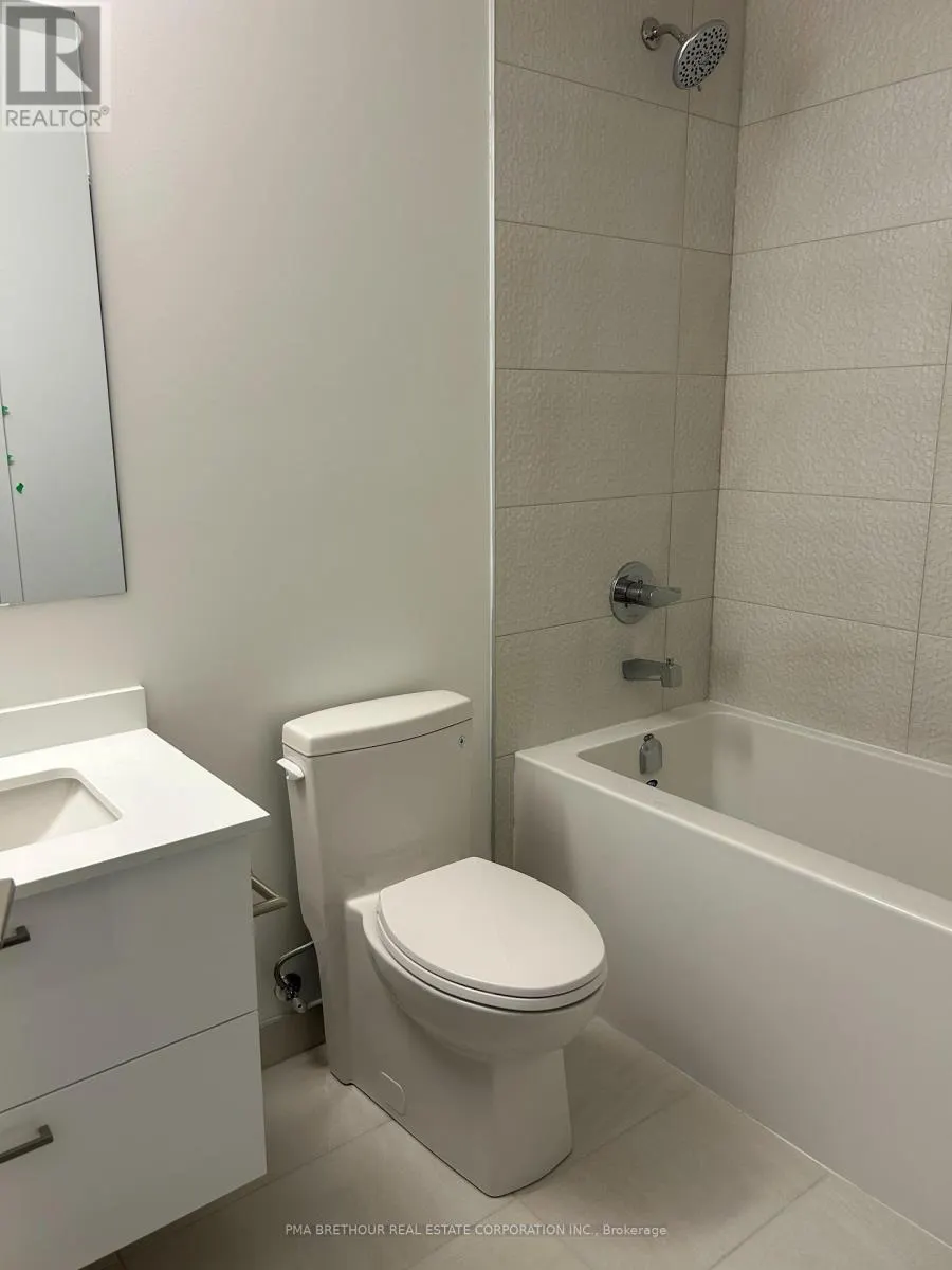 B-PH09 - 50 UPPER MALL WAY