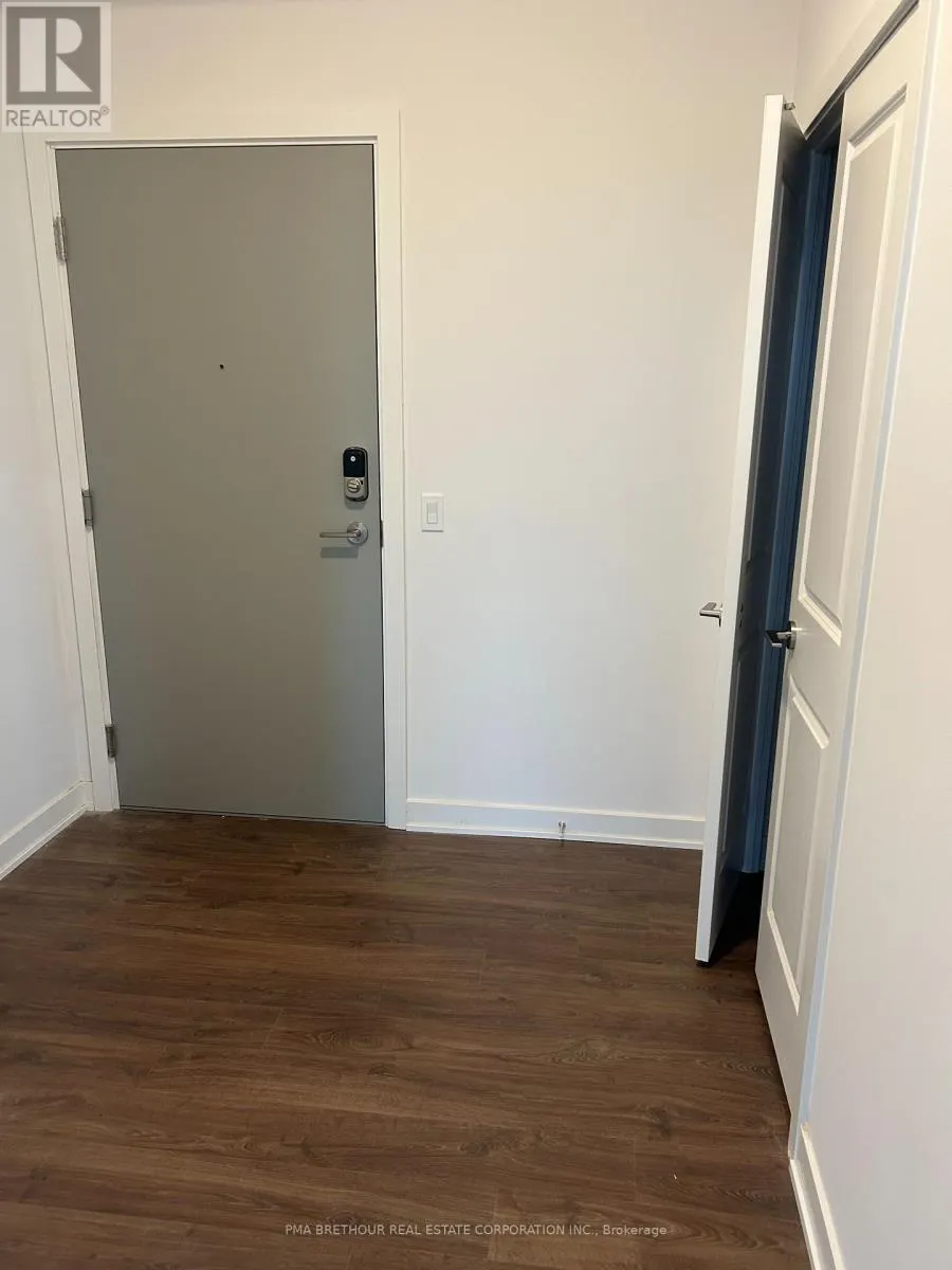 B-PH09 - 50 UPPER MALL WAY