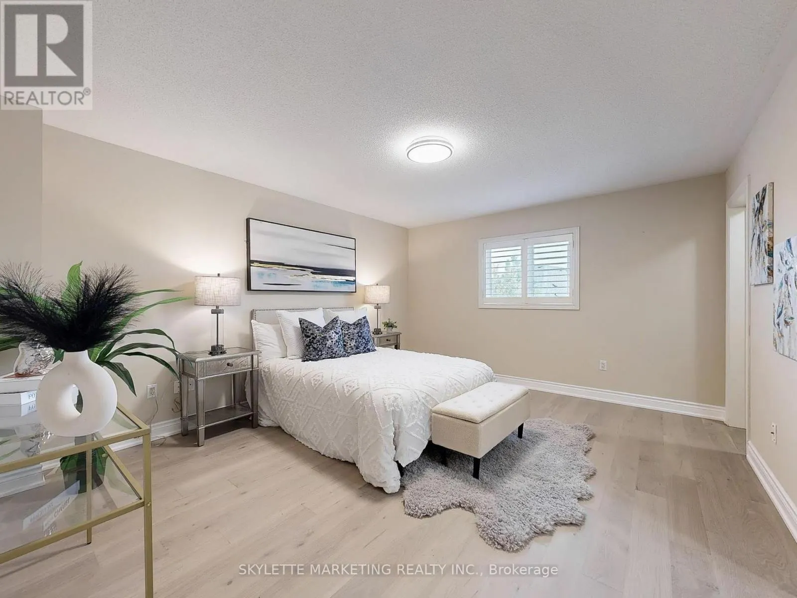 28 GARLAND CRESCENT S