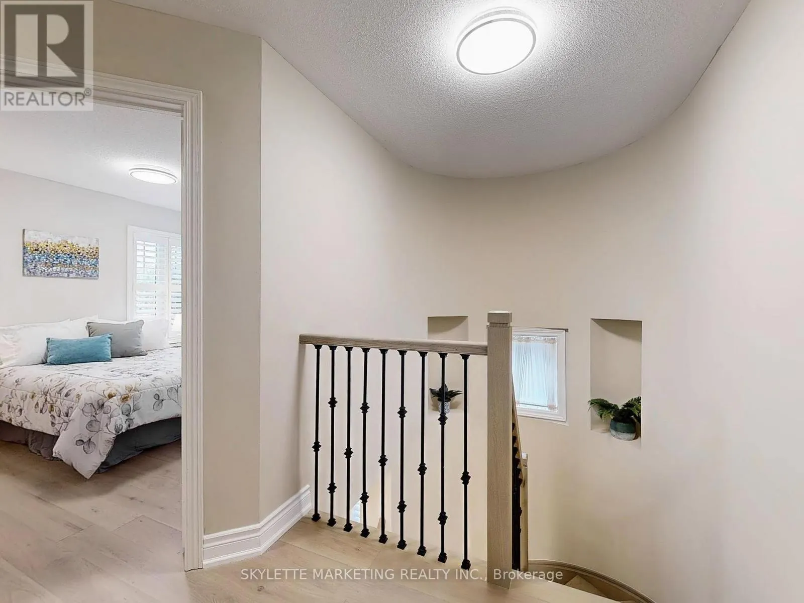 28 GARLAND CRESCENT S