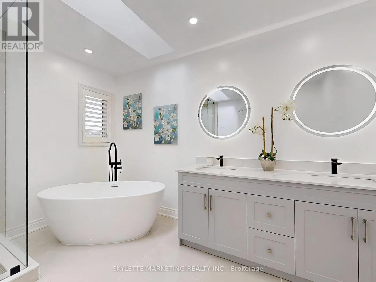 28 GARLAND CRESCENT S