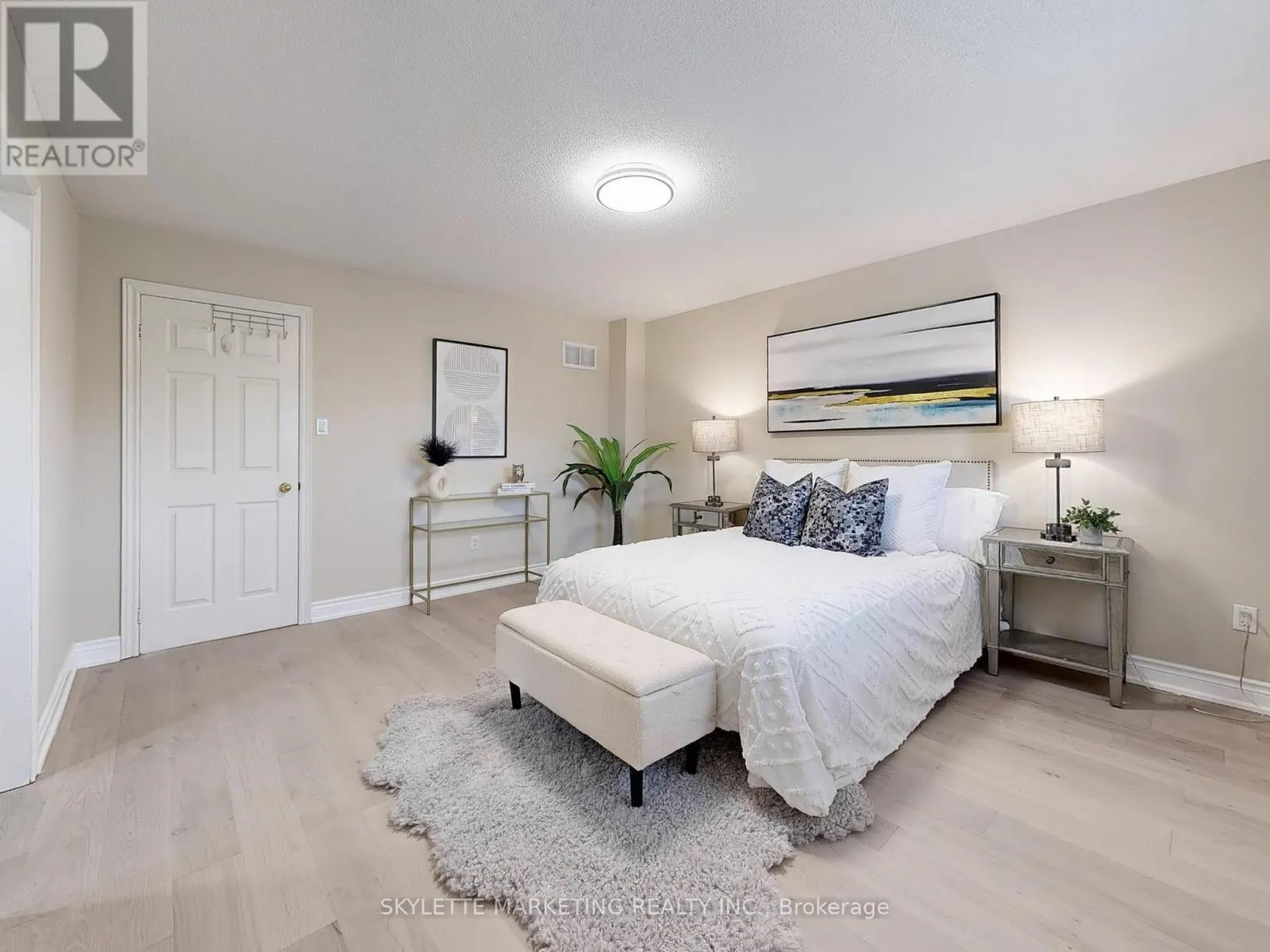 28 GARLAND CRESCENT S