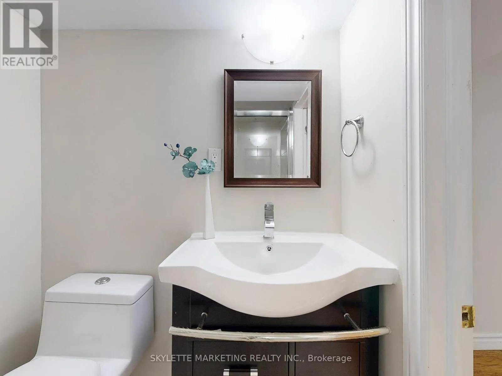 28 GARLAND CRESCENT S