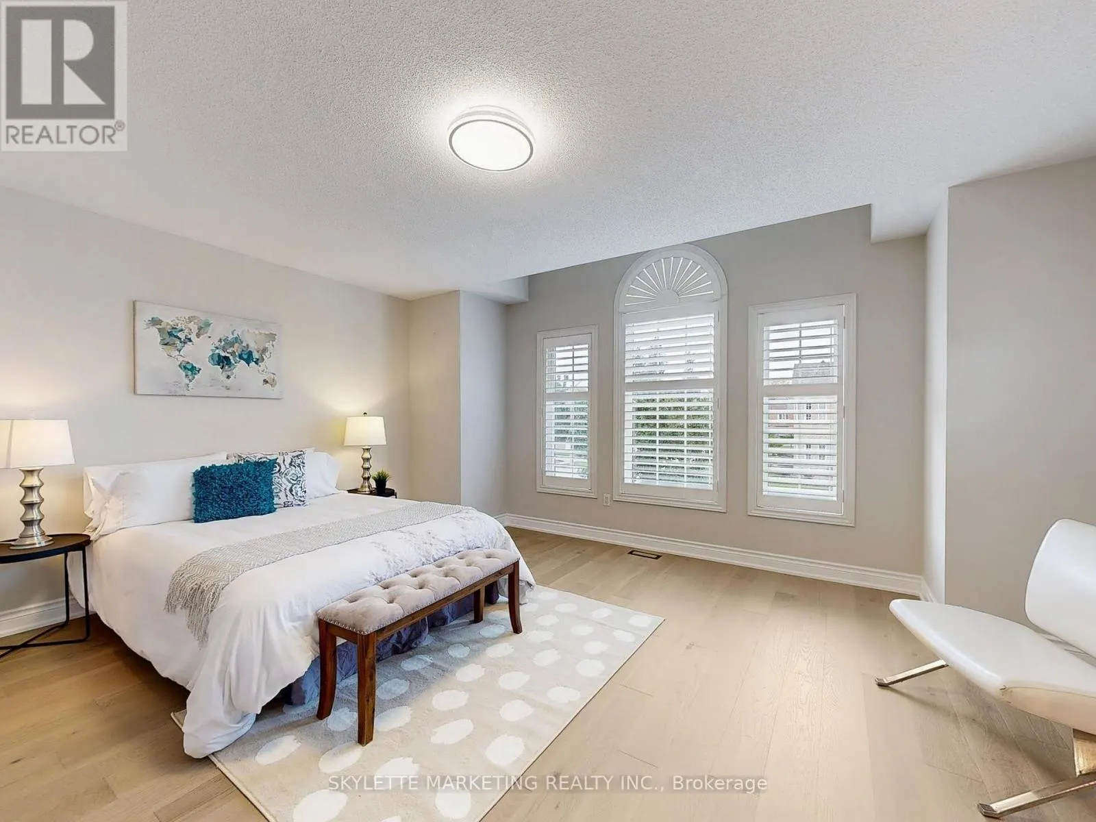 28 GARLAND CRESCENT S