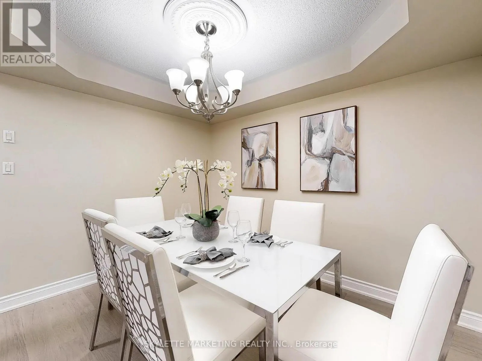 28 GARLAND CRESCENT S