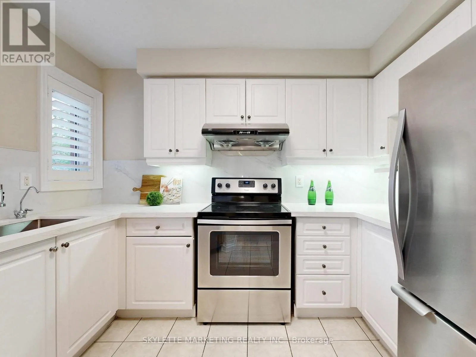 28 GARLAND CRESCENT S