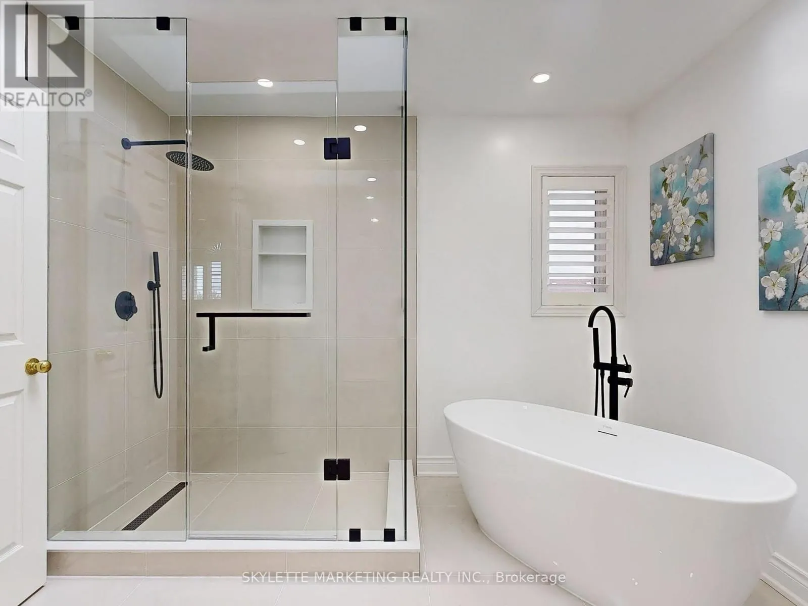 28 GARLAND CRESCENT S