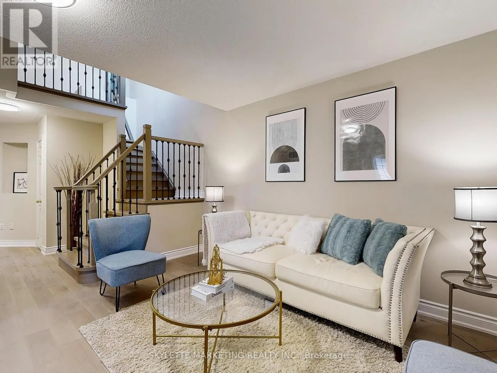 28 GARLAND CRESCENT S