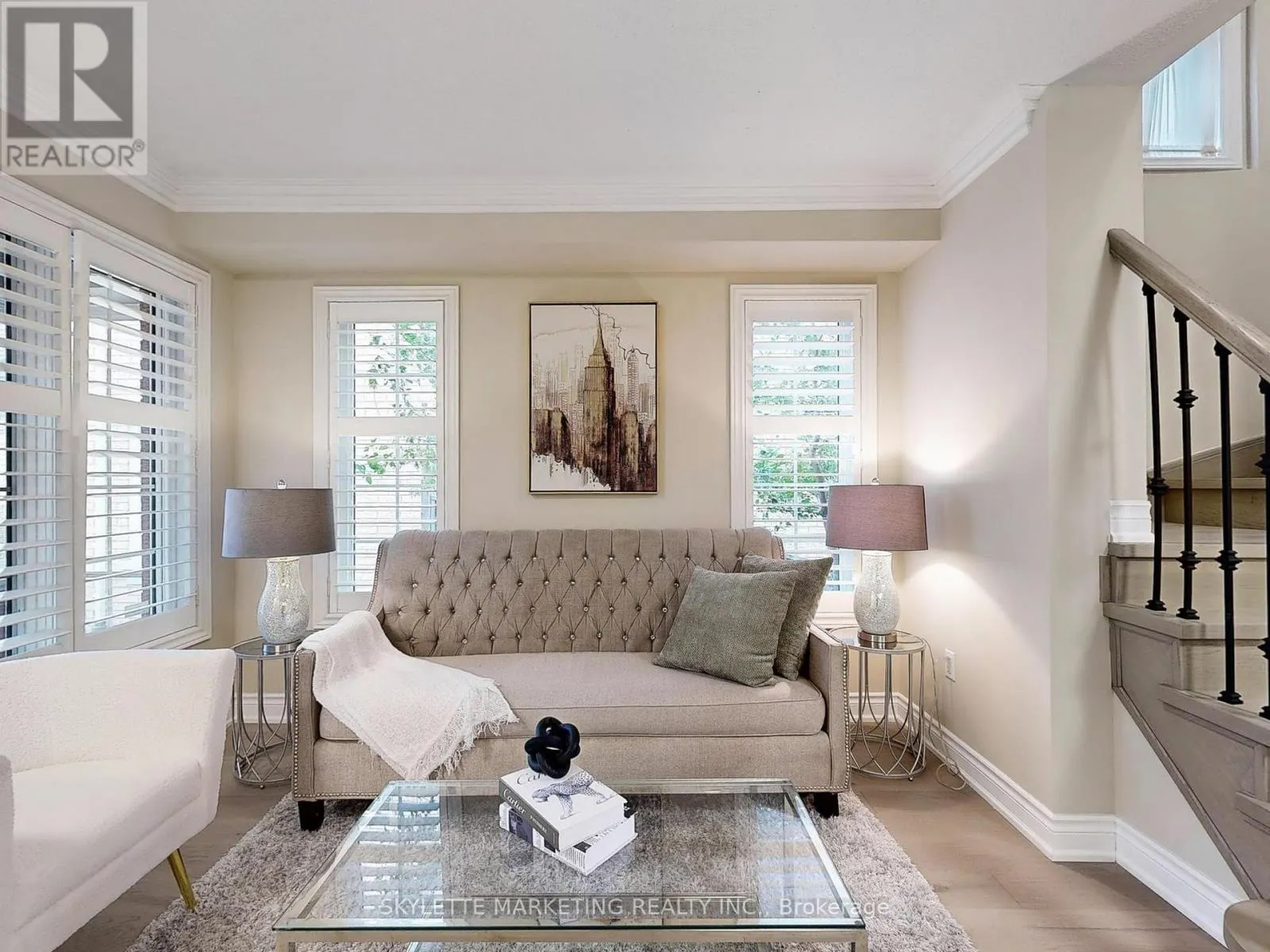 28 GARLAND CRESCENT S