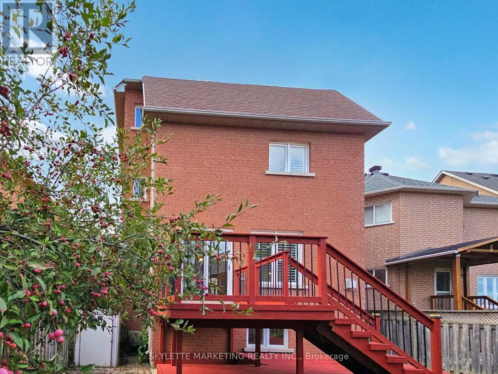 28 GARLAND CRESCENT S