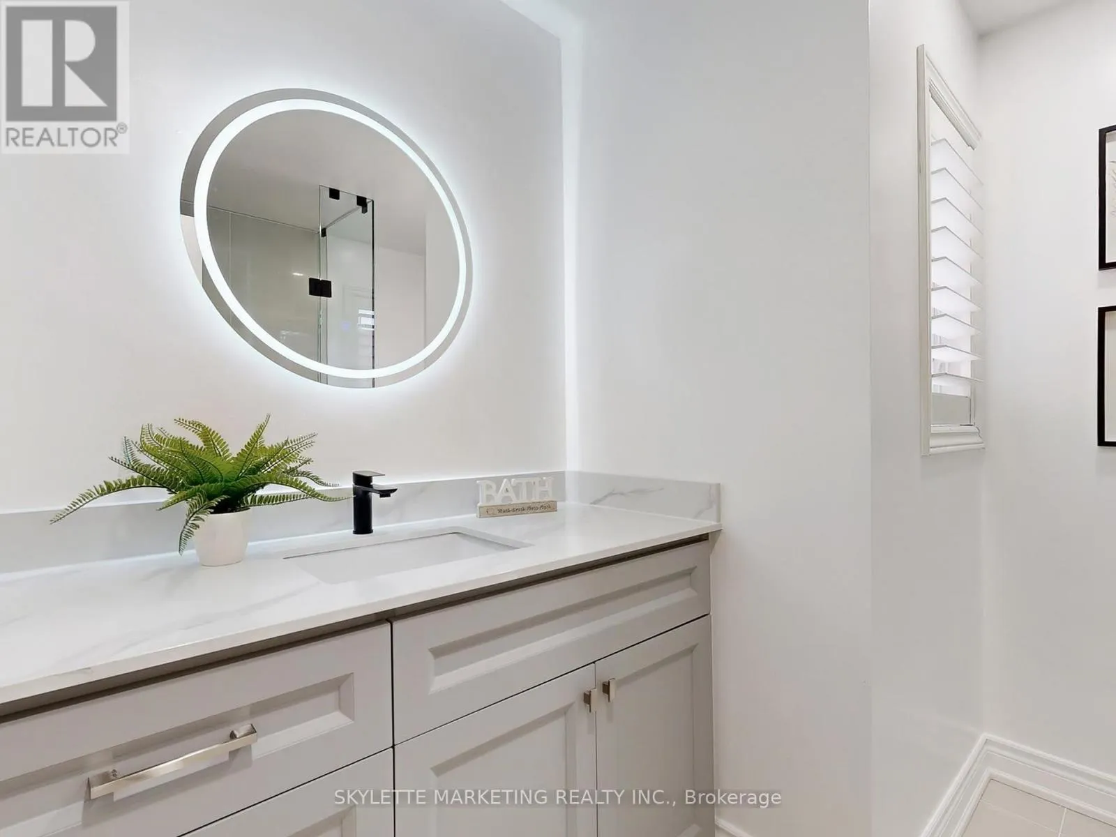 28 GARLAND CRESCENT S