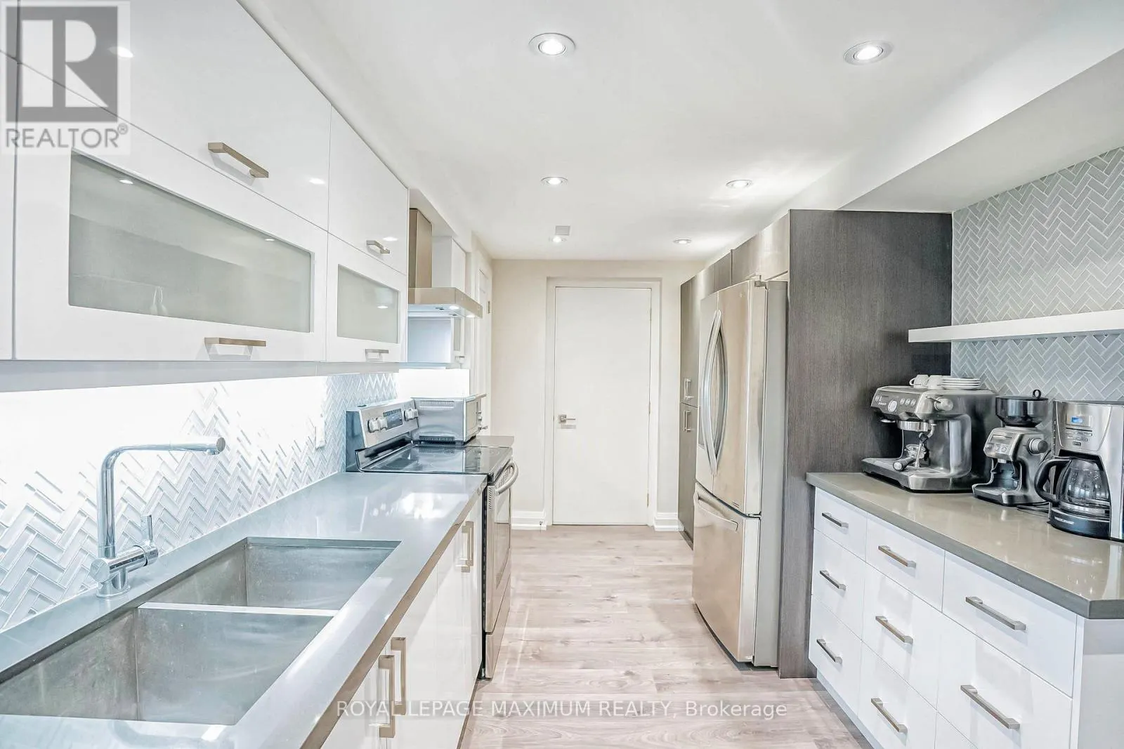 19 CORNER BROOK CRESCENT