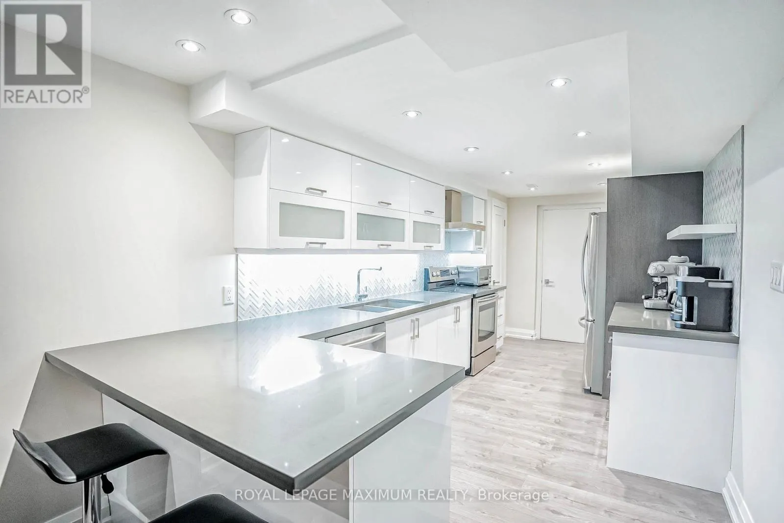 19 CORNER BROOK CRESCENT