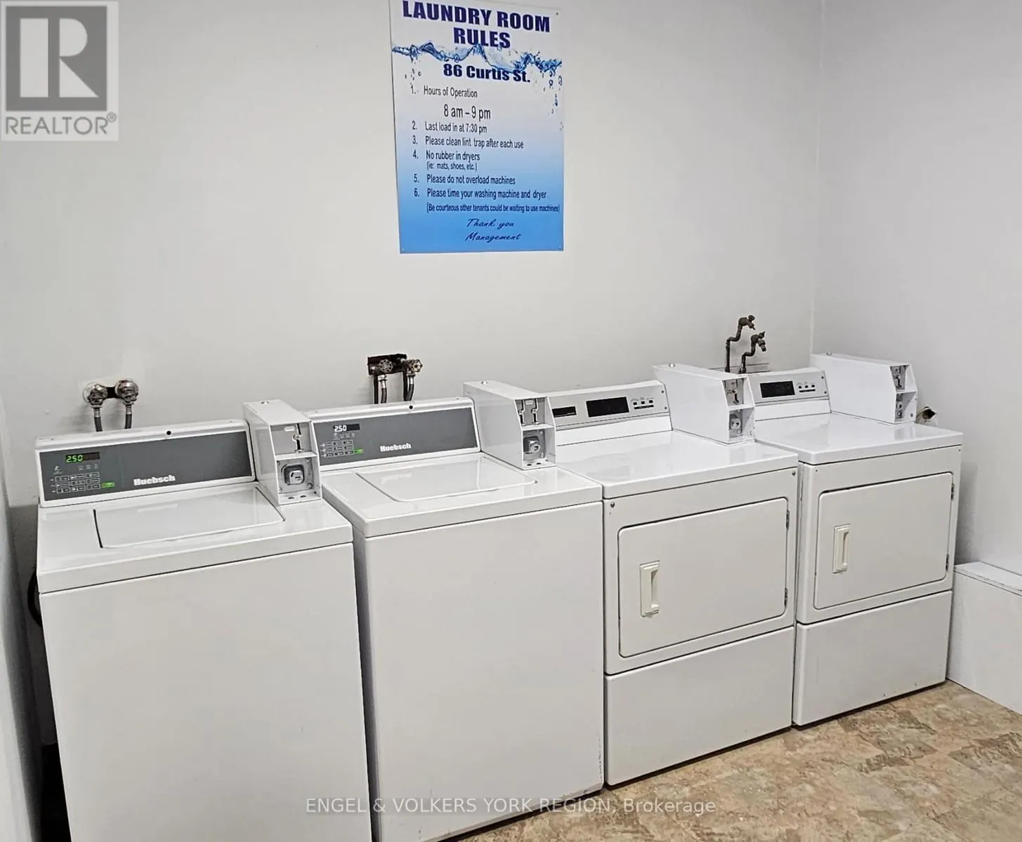 3 - 86 CURTIS STREET