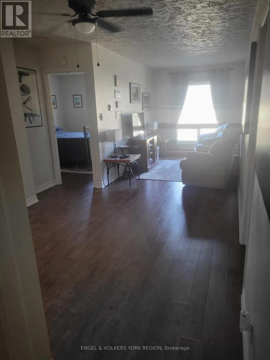 3 - 86 CURTIS STREET