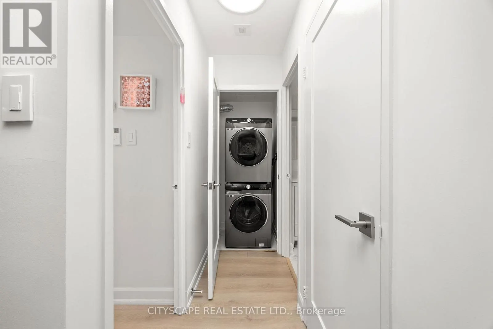 209 - 7460 BATHURST STREET