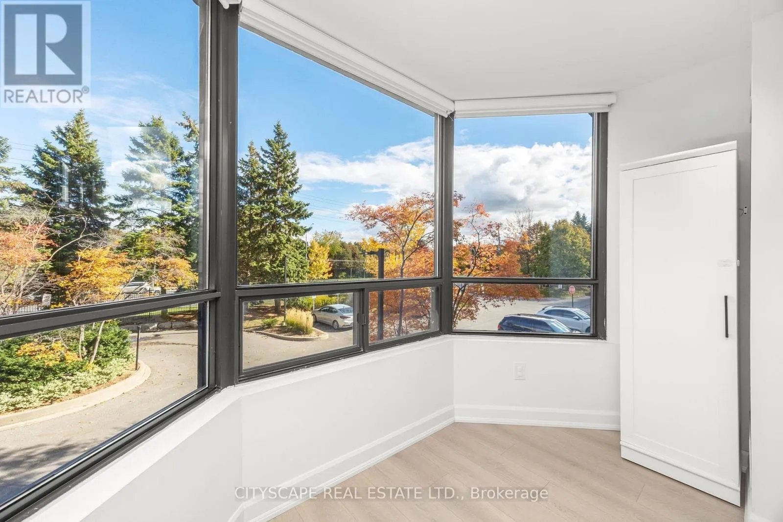 209 - 7460 BATHURST STREET