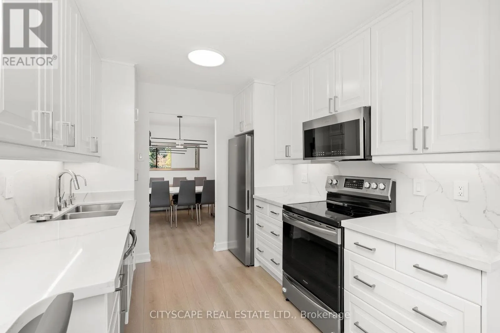 209 - 7460 BATHURST STREET