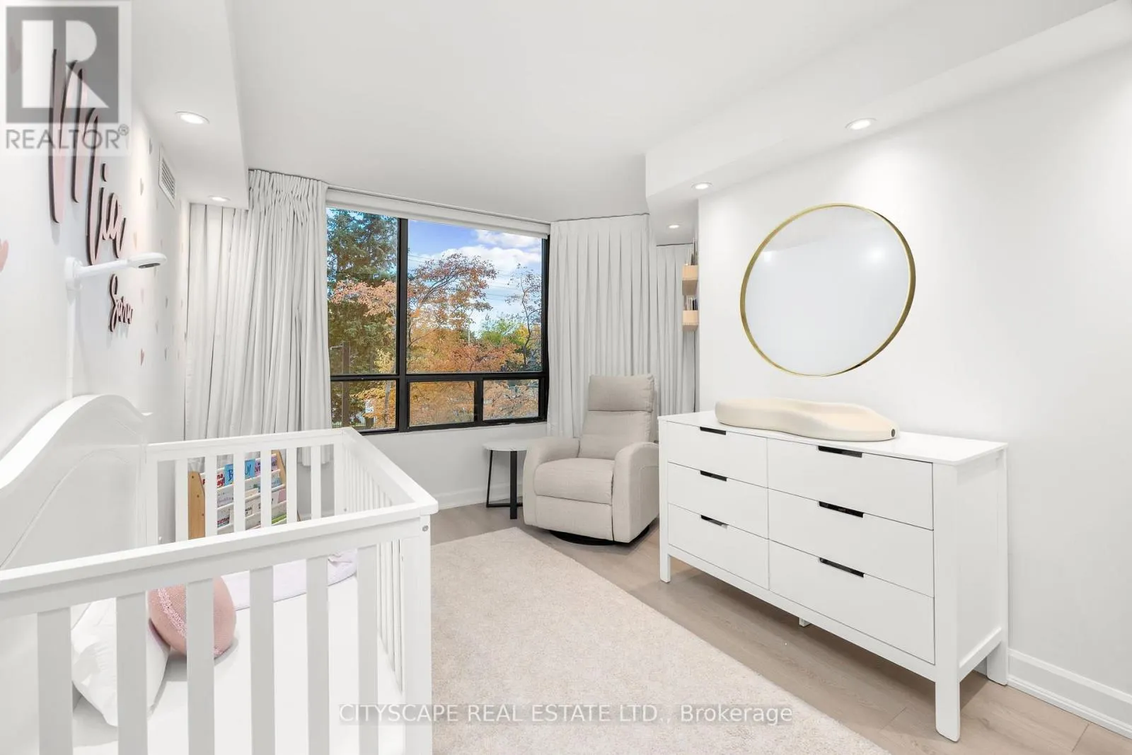 209 - 7460 BATHURST STREET