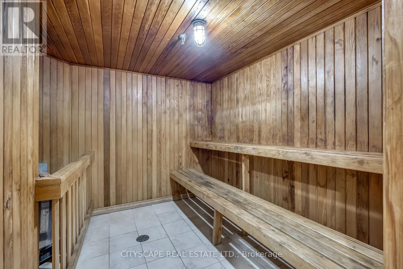 209 - 7460 BATHURST STREET