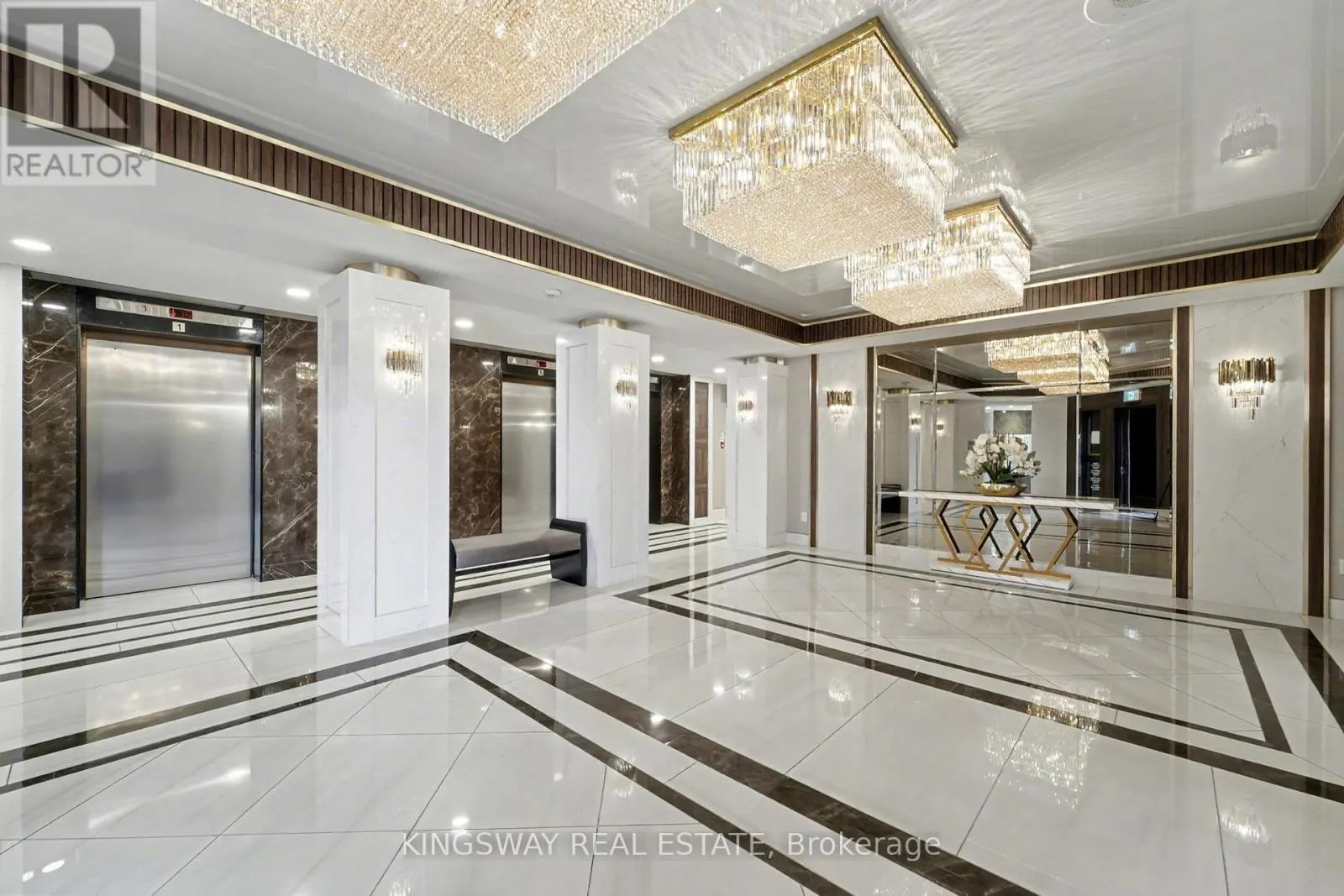 712 - 7420 BATHURST STREET