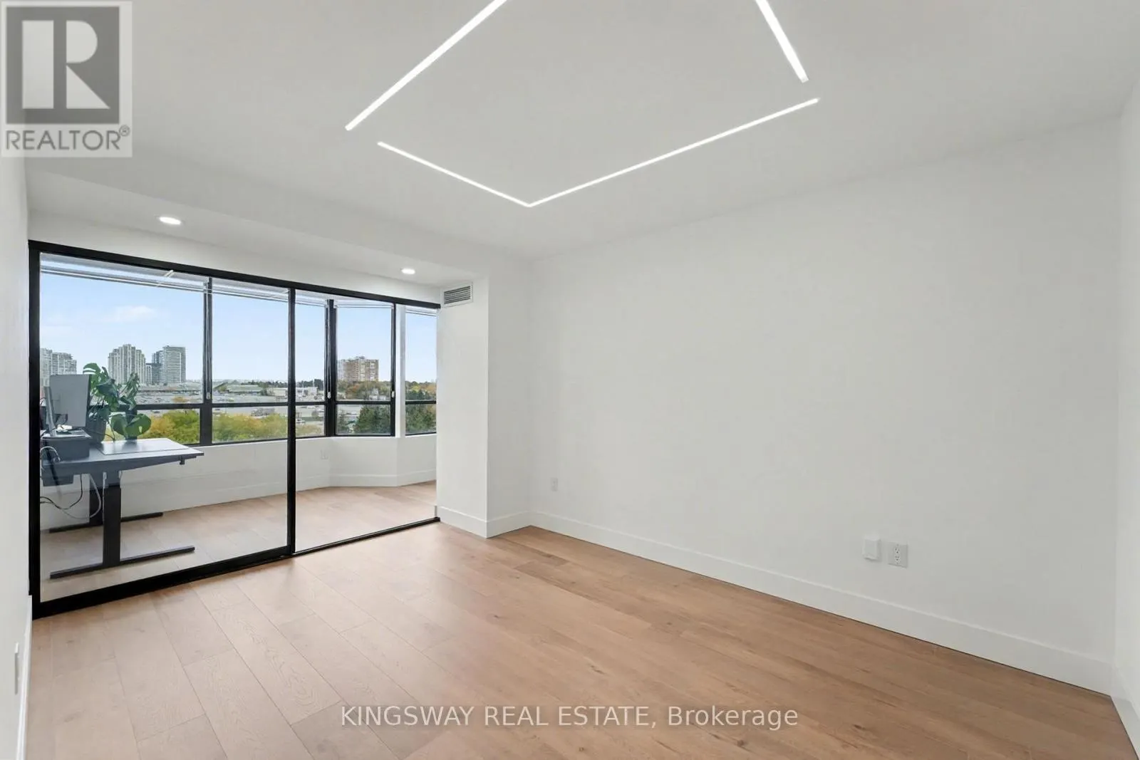 712 - 7420 BATHURST STREET