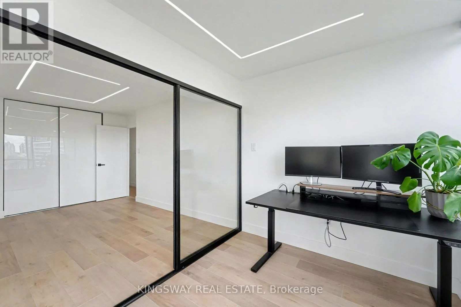 712 - 7420 BATHURST STREET