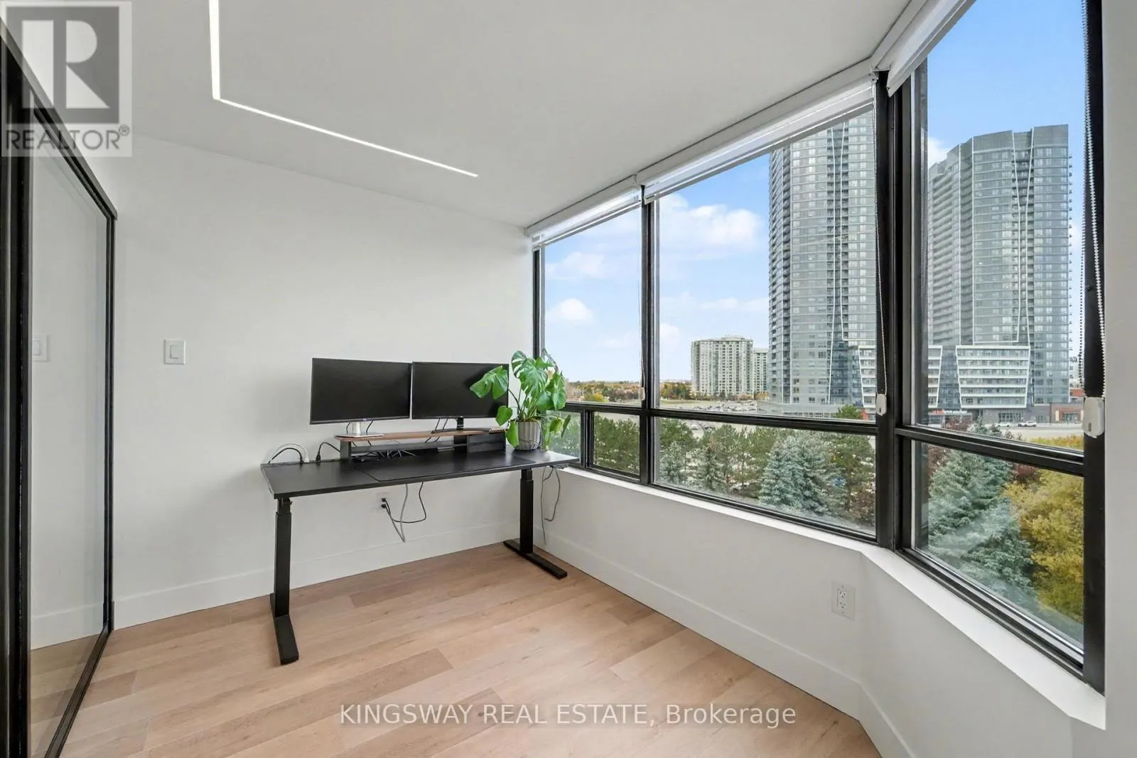 712 - 7420 BATHURST STREET