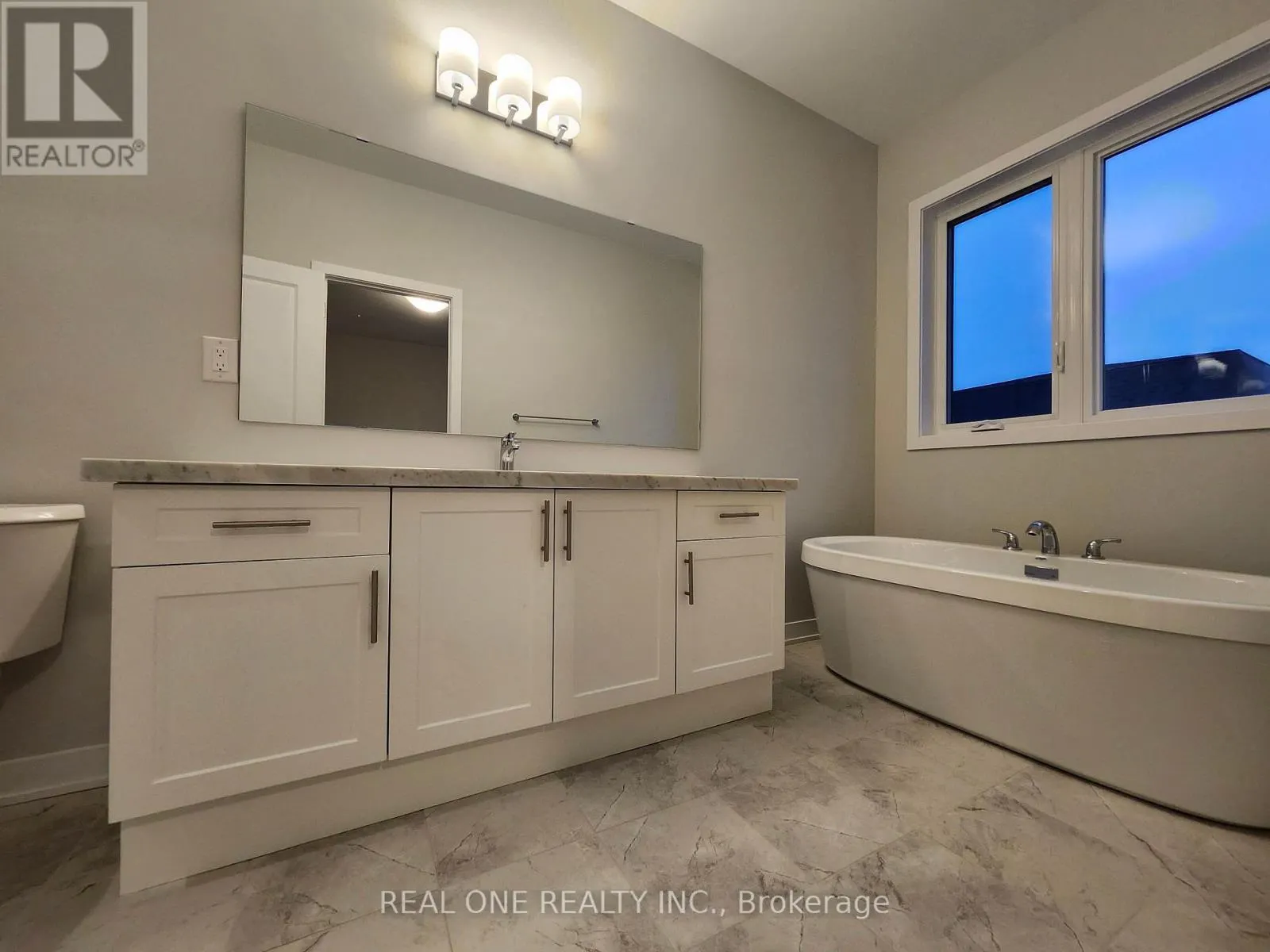 14 FREEMAN WILLIAMS STREET