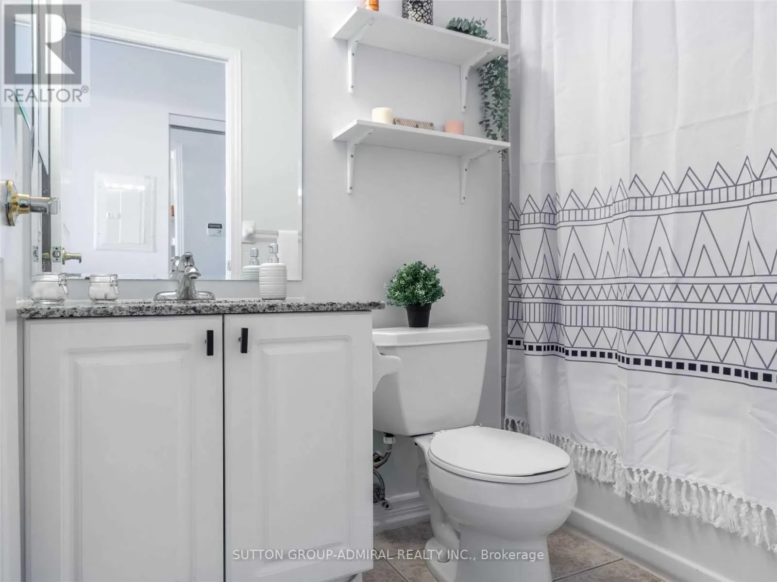 1117 - 9225 JANE STREET