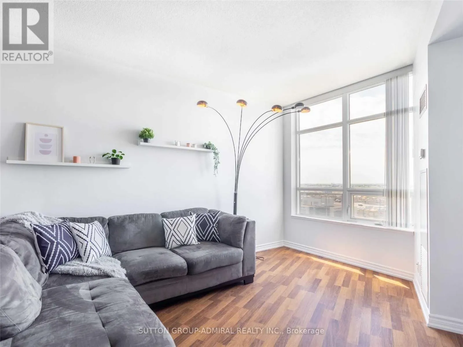 1117 - 9225 JANE STREET