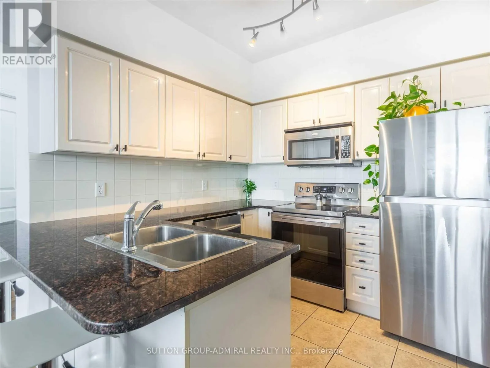 1117 - 9225 JANE STREET