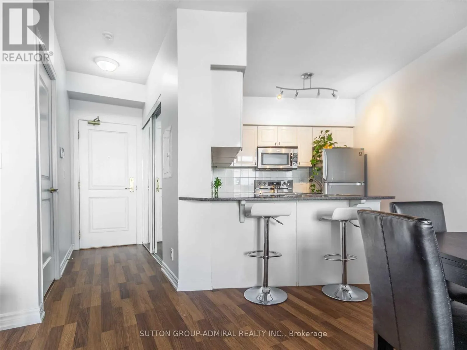 1117 - 9225 JANE STREET