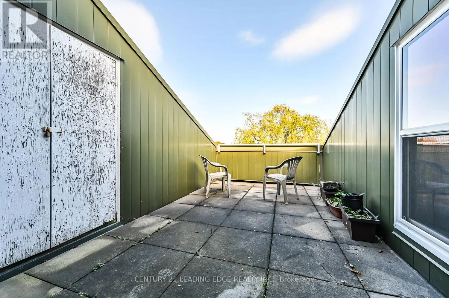 PH2 - 100 ANNA RUSSELL WAY