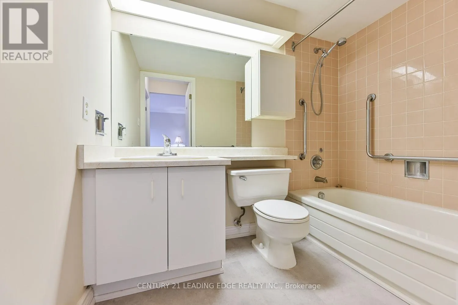 PH2 - 100 ANNA RUSSELL WAY