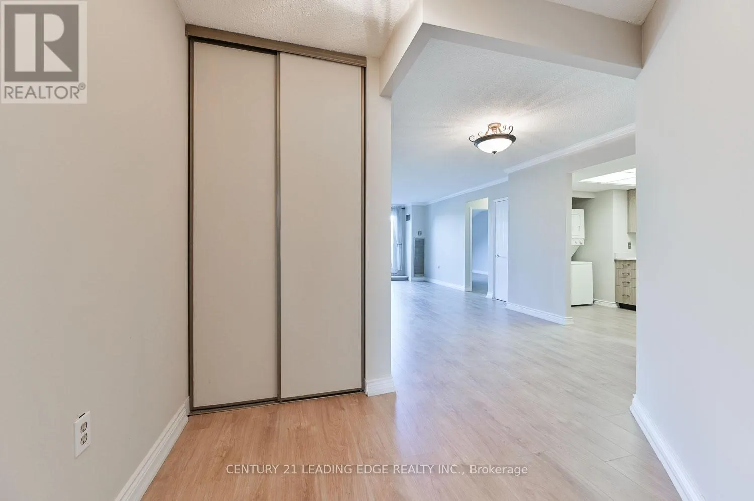 PH2 - 100 ANNA RUSSELL WAY